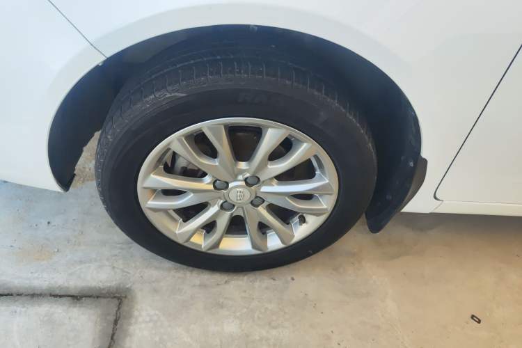 Used Geely Auto Vision 2019 Upgraded Model 1.5L Manual Luxury Version China VI Standard Exterior 4
