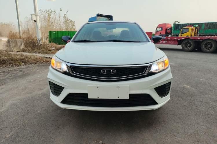 Used Geely Auto Vision 2019 Upgraded Model 1.5L Manual Luxury Version China VI Standard Front
