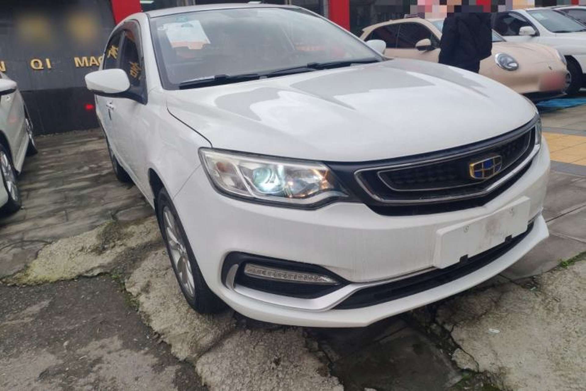 Used Geely Auto Vision 2019 Upgraded Model 1.5L Manual Luxury Version China VI Standard Front Right 45 Deg
