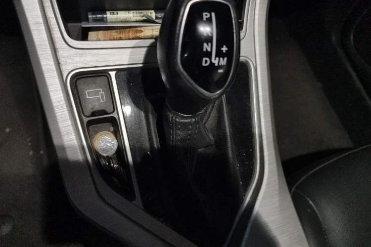 Used Geely Auto Vision 2019 Upgraded Model 1.5L CVT Luxury Version China VI Standard Gear Lever