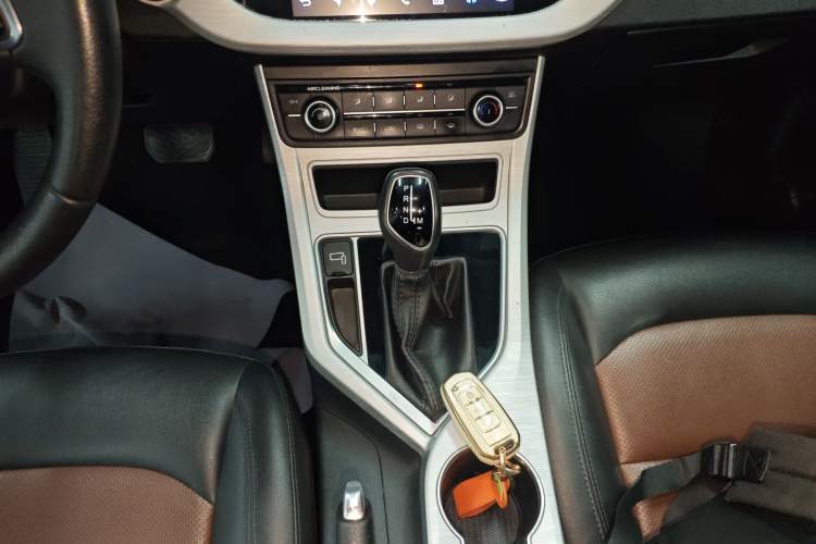 Used Geely Auto Vision 2019 Upgraded Model 1.5L CVT Prestige Version China VI Standard Gear Lever
