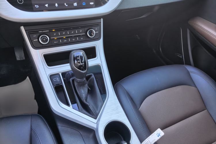 Used Geely Auto Vision 2019 Upgraded Model 1.5L CVT Luxury Version China VI Standard Gear Lever