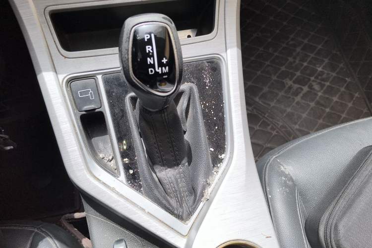 Used Geely Auto Vision 2019 Upgraded Model 1.5L CVT Prestige Version China VI Standard Gear Lever