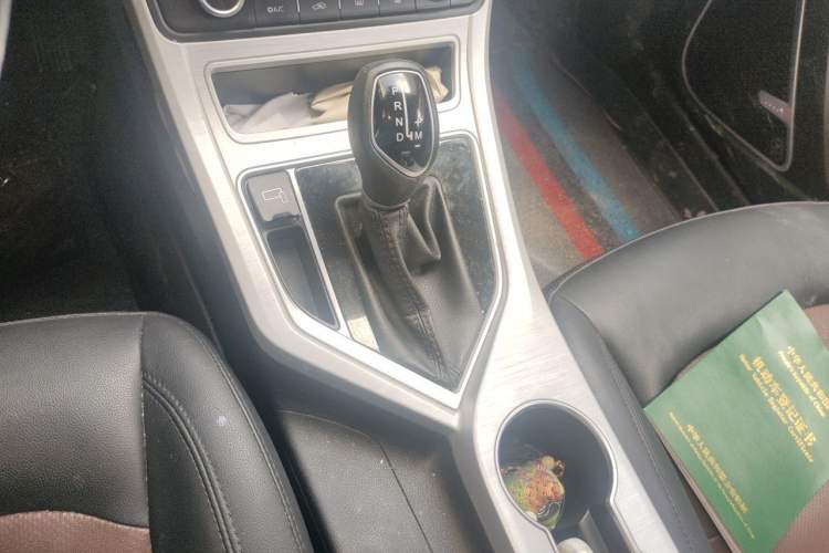 Used Geely Auto Vision 2019 Upgraded Model 1.5L CVT Luxury Version China VI Standard Gear Lever