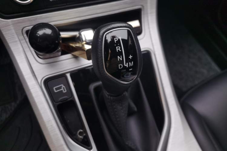 Used Geely Auto Vision 2019 Upgraded Model 1.5L CVT Luxury Version China VI Standard Gear Lever