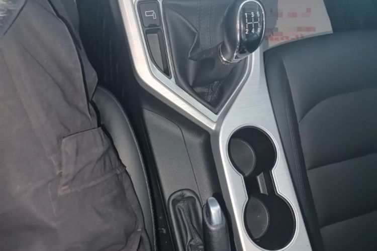 Used Geely Auto Vision 2019 Upgraded Model 1.5L Manual Luxury Version China VI Standard Gear Lever