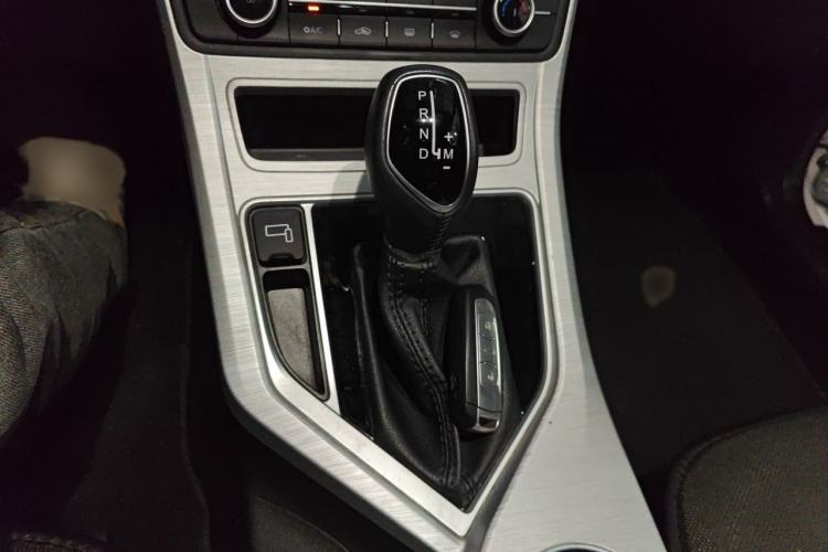 Used Geely Auto Vision 2019 Upgraded Model 1.5L CVT Prestige Version China VI Standard Gear Lever