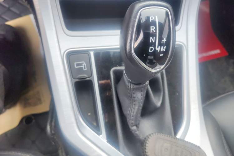 Used Geely Auto Vision 2019 Upgraded Model 1.5L CVT Prestige Version China VI Standard Gear Lever