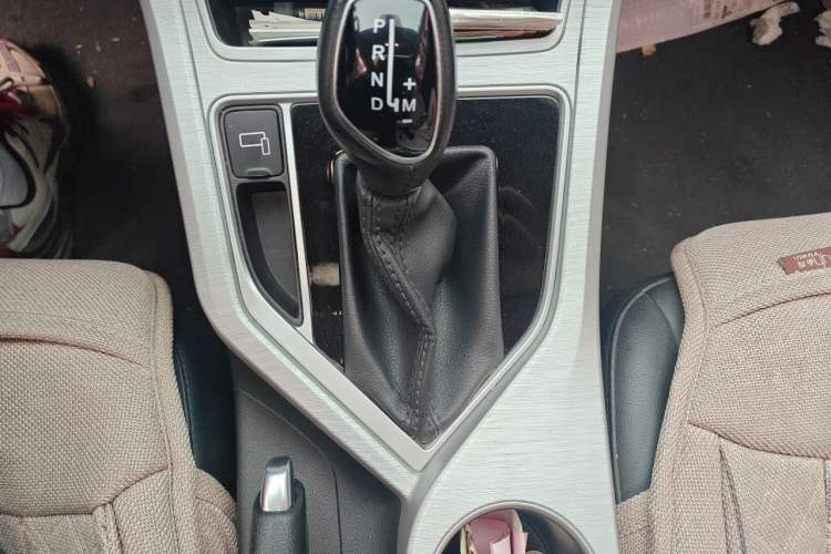 Used Geely Auto Vision 2019 Upgraded Model 1.5L CVT Prestige Version China VI Standard Gear Lever