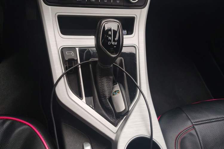 Used Geely Auto Vision 2019 Upgraded Model 1.5L CVT Luxury Version China VI Standard Gear Lever