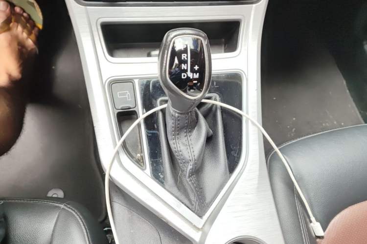 Used Geely Auto Vision 2019 Upgraded Model 1.5L CVT Luxury Version China VI Standard Gear Lever