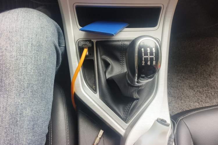 Used Geely Auto Vision 2019 Upgraded Model 1.5L Manual Luxury Version China VI Standard Gear Lever