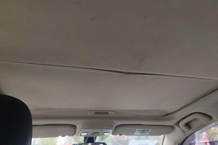 Used Geely Auto Vision 2019 Upgraded Model 1.5L Manual Luxury Version China VI Standard Headliner