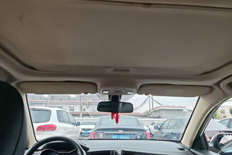 Used Geely Auto Vision 2019 Upgraded Model 1.5L Manual Luxury Version China VI Standard Headliner