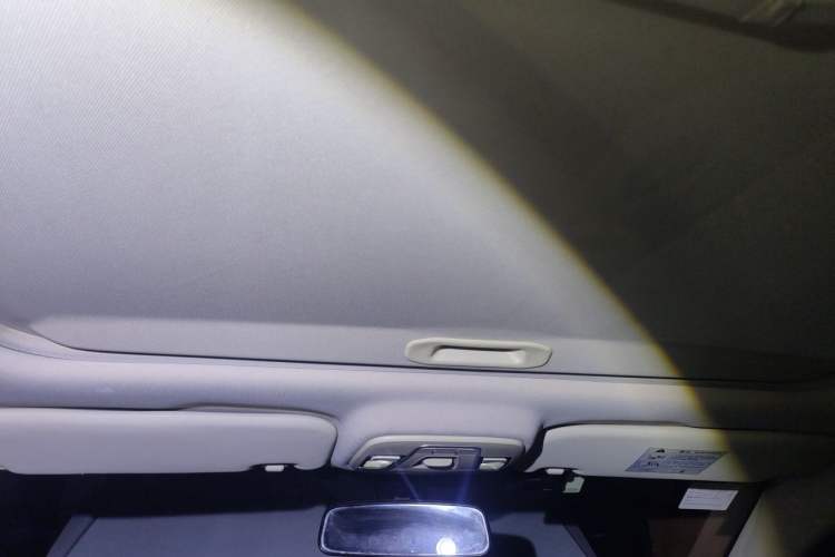 Used Geely Auto Vision 2019 Upgraded Model 1.5L CVT Luxury Version China VI Standard Headliner