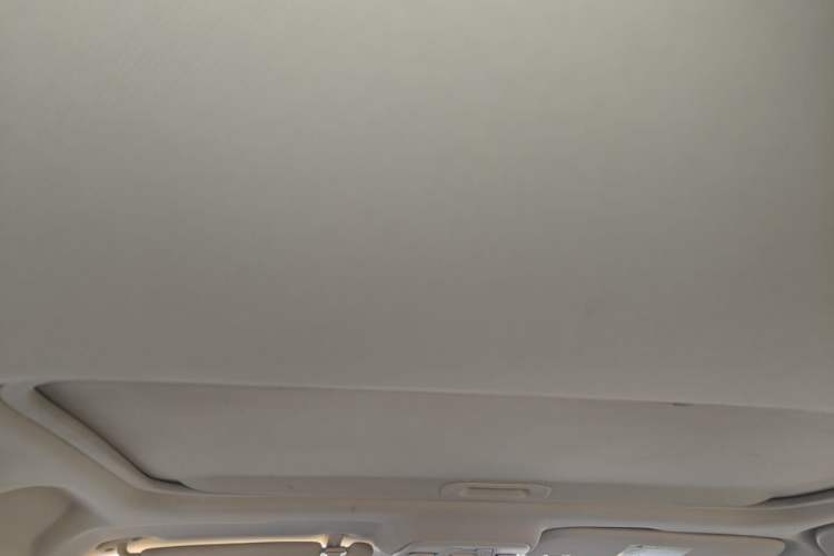 Used Geely Auto Vision 2019 Upgraded Model 1.5L Manual Luxury Version China VI Standard Headliner