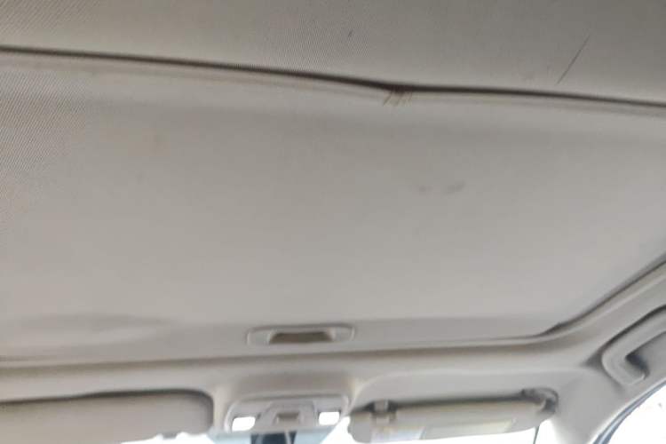 Used Geely Auto Vision 2019 Upgraded Model 1.5L Manual Luxury Version China V Standard Headliner