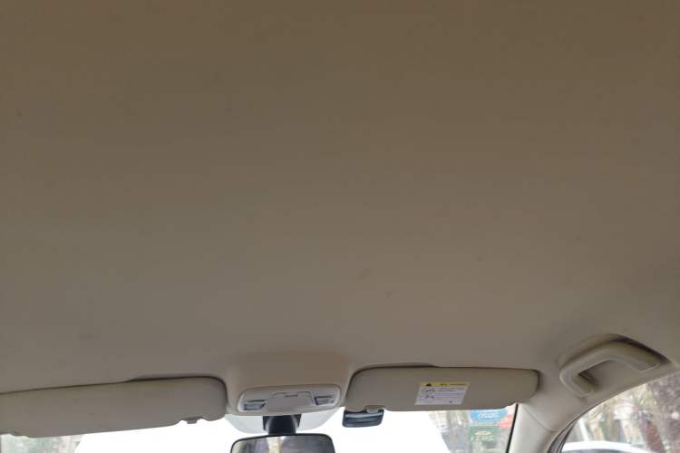 Used Geely Auto Vision 2019 Upgraded Model 1.5L Manual Luxury Version China VI Standard Headliner