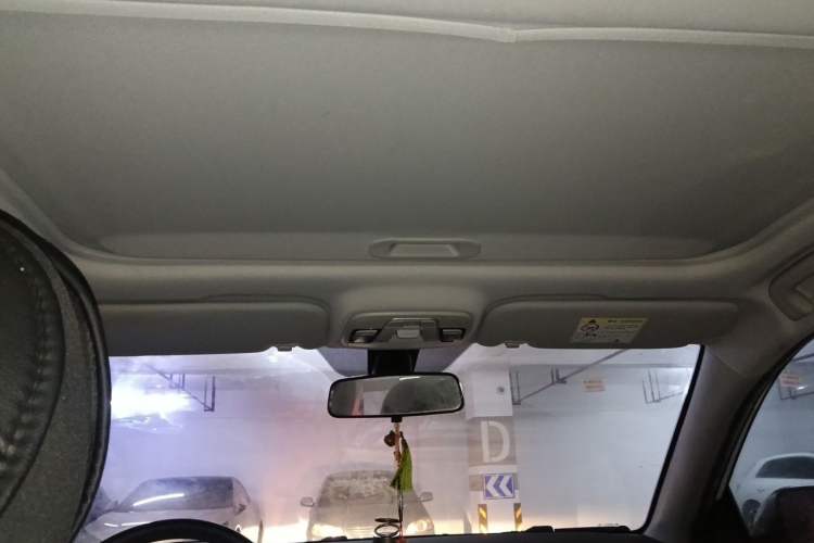 Used Geely Auto Vision 2019 Upgraded Model 1.5L Automatic Luxury Version China V Standard Headliner