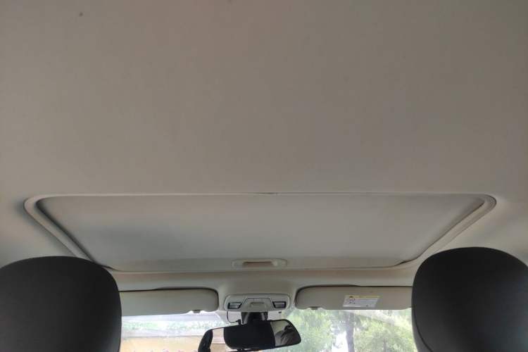 Used Geely Auto Vision 2019 Upgraded Model 1.5L Manual Luxury Version China VI Standard Headliner