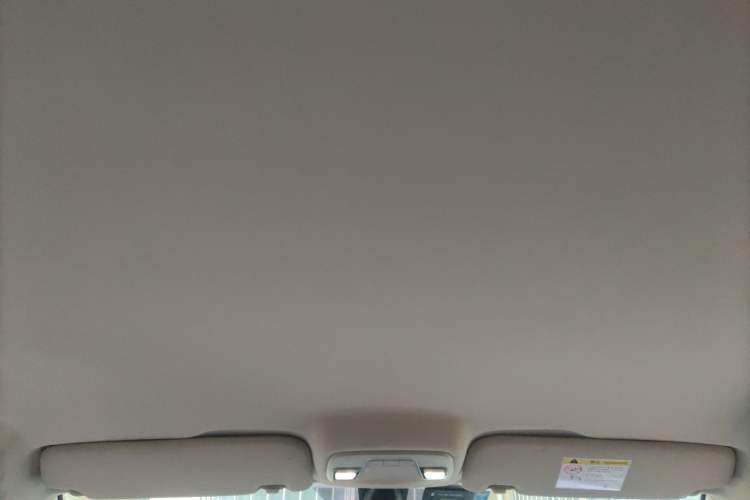 Used Geely Auto Vision 2019 Upgraded Model 1.5L Manual Luxury Version China VI Standard Headliner
