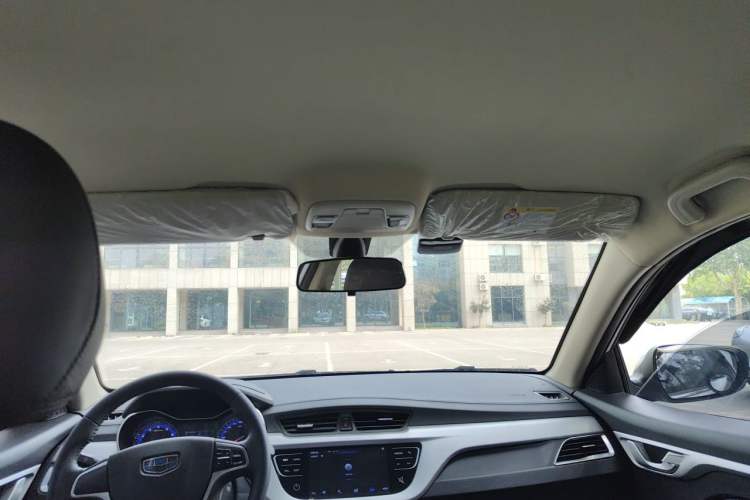 Used Geely Auto Vision 2019 Upgraded Model 1.5L Manual Luxury Version China VI Standard Headliner