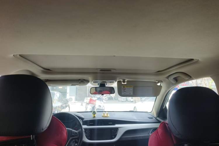 Used Geely Auto Vision 2019 Upgraded Model 1.5L Manual Luxury Version China VI Standard Headliner