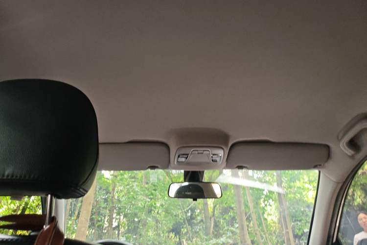 Used Geely Auto Vision 2019 Upgraded Model 1.5L Manual Luxury Version China V Standard Headliner