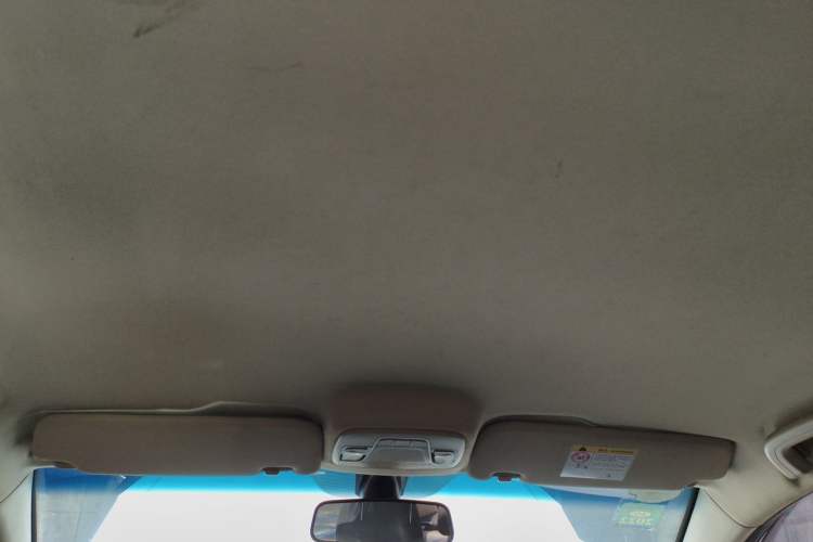 Used Geely Auto Vision 2019 Upgraded Model 1.5L Manual Luxury Version China V Standard Headliner