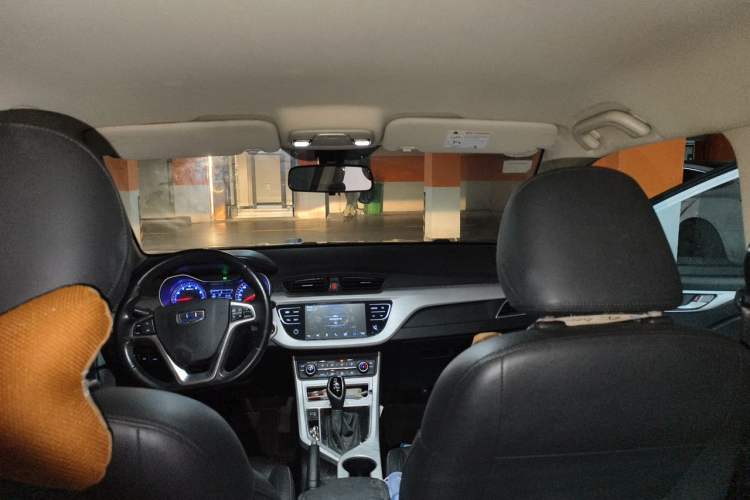 Used Geely Auto Vision 2019 Upgraded Model 1.5L CVT Luxury Version China VI Standard Headliner