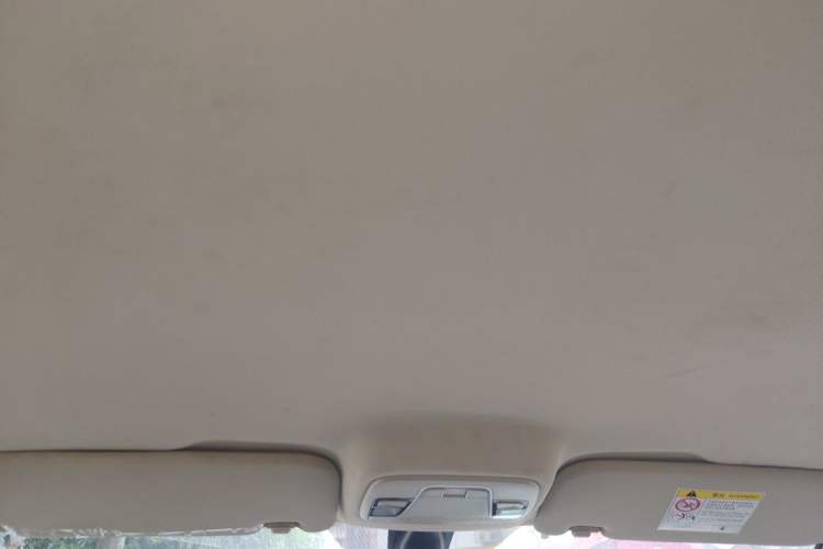 Used Geely Auto Vision 2019 Upgraded Model 1.5L CVT Luxury Version China VI Standard Headliner