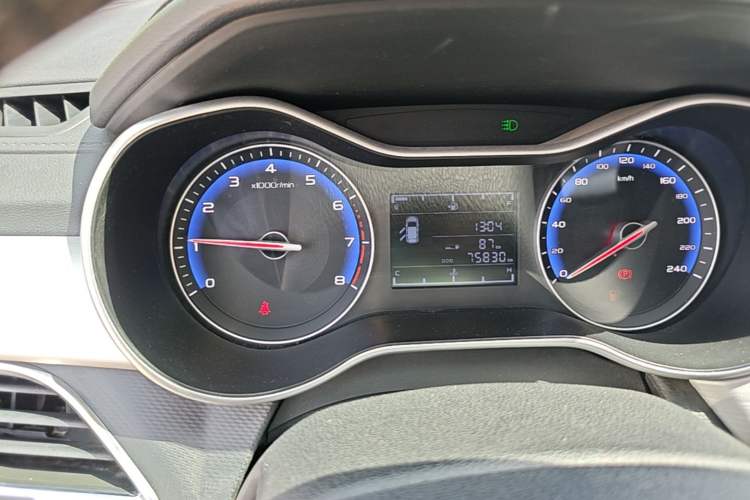 Used Geely Auto Vision 2019 Upgraded Model 1.5L Manual Luxury Version China VI Standard Instrument Cluster
