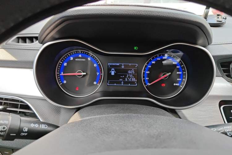 Used Geely Auto Vision 2019 Upgraded Model 1.5L Manual Luxury Version China VI Standard Instrument Cluster