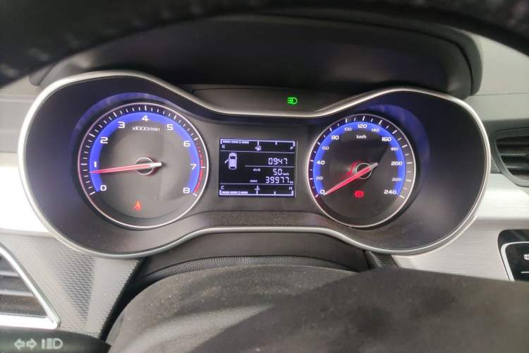 Used Geely Auto Vision 2019 Upgraded Model 1.5L Manual Luxury Version China VI Standard Instrument Cluster