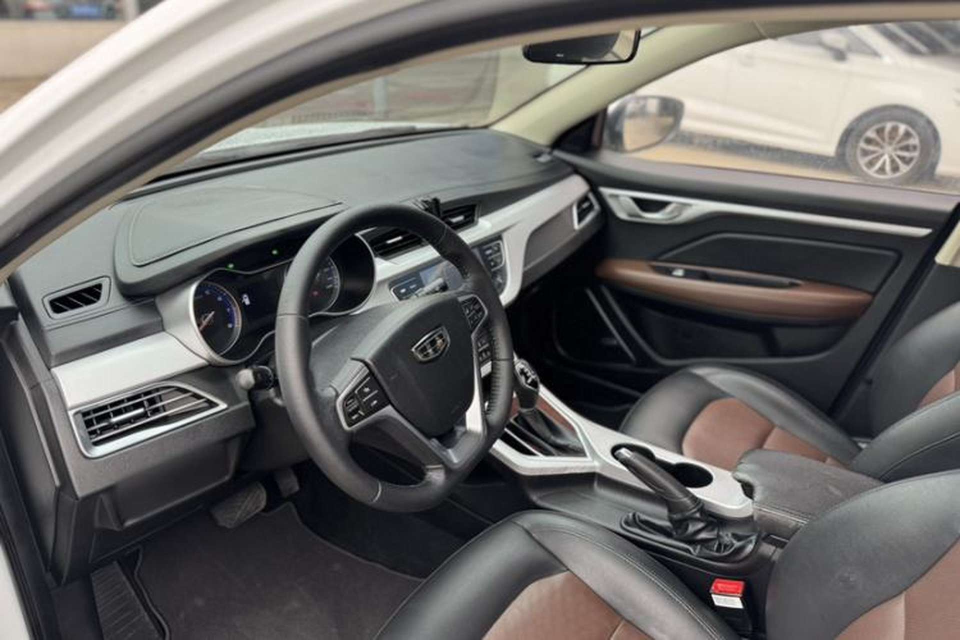 Used Geely Auto Vision 2019 Upgraded Model 1.5L CVT Luxury Version China VI Standard Interior 2