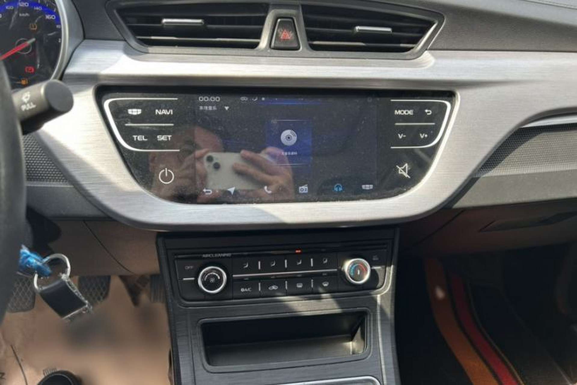 Used Geely Auto Vision 2019 Upgraded Model 1.5L Manual Luxury Version China VI Standard Interior 2