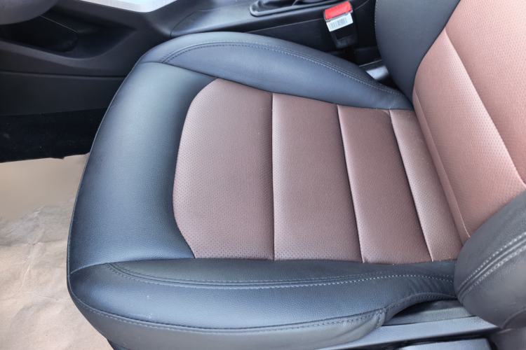 Used Geely Auto Vision 2019 Upgraded Model 1.5L CVT Luxury Version China VI Standard Interior 4