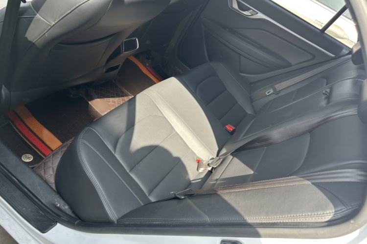 Used Geely Auto Vision 2019 Upgraded Model 1.5L Manual Luxury Version China VI Standard Interior 5