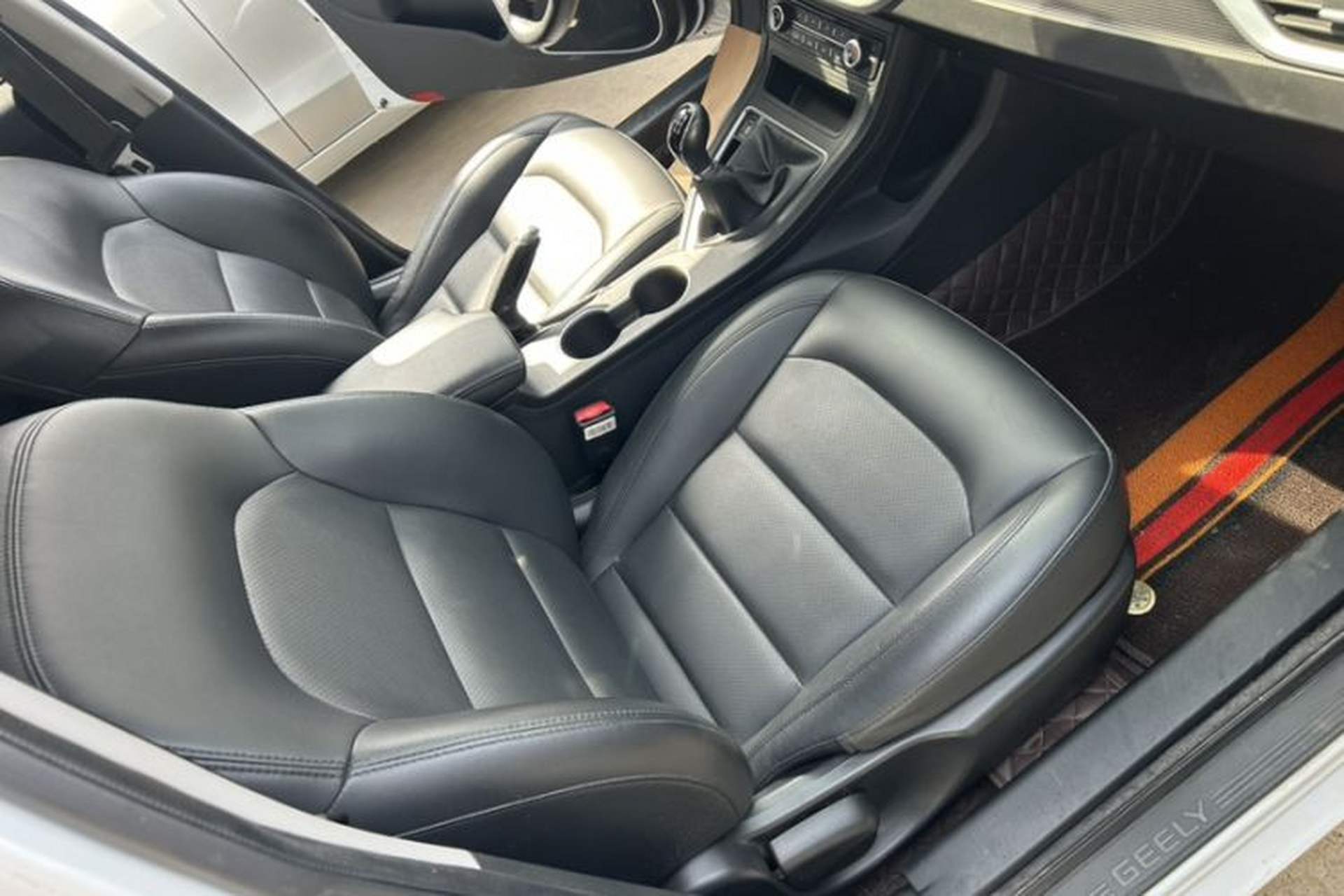 Used Geely Auto Vision 2019 Upgraded Model 1.5L Manual Luxury Version China VI Standard Interior 6