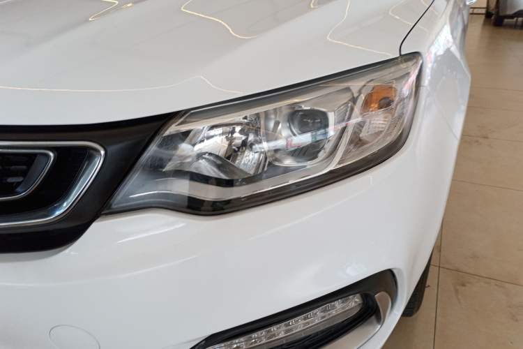 Used Geely Auto Vision 2019 Upgraded Model 1.5L CVT Luxury Version China VI Standard Left Front Headlight