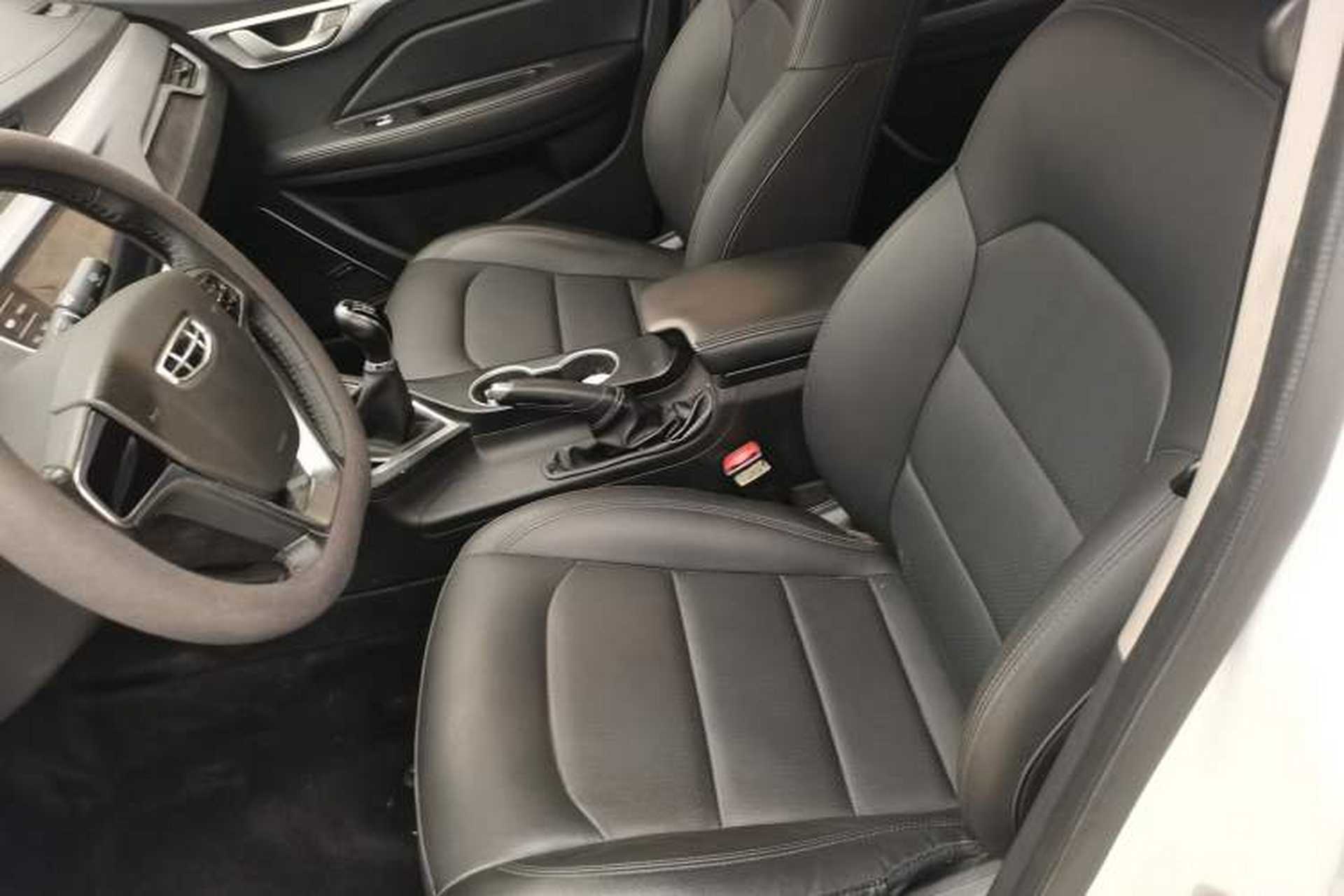 Used Geely Auto Vision 2019 Upgraded Model 1.5L Manual Luxury Version China VI Standard Left Front Seat