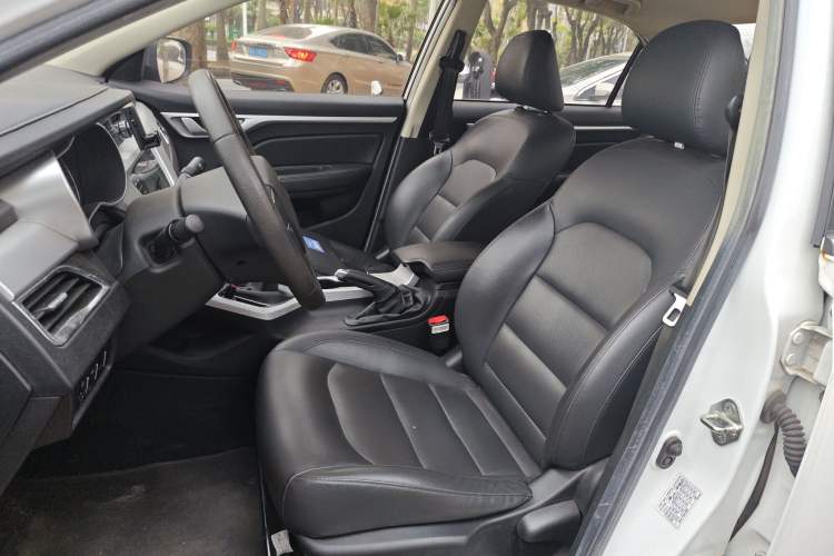 Used Geely Auto Vision 2019 Upgraded Model 1.5L Manual Luxury Version China VI Standard Left Front Seat
