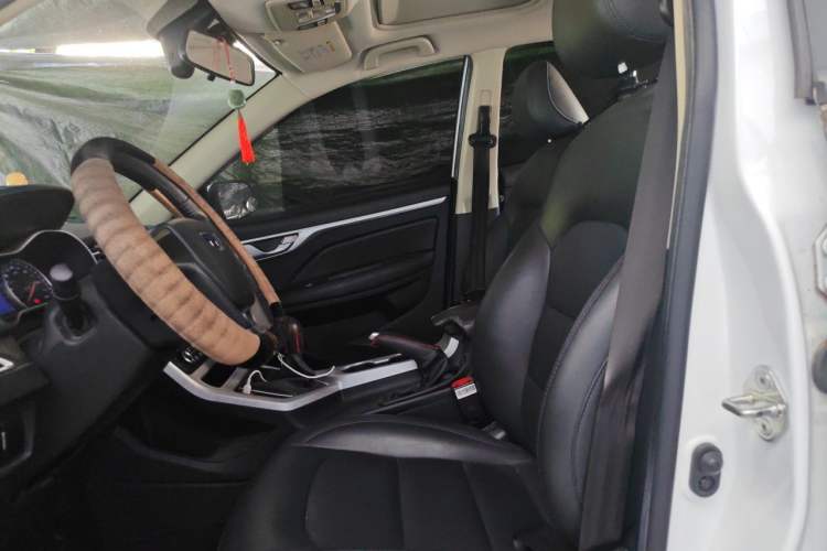 Used Geely Auto Vision 2019 Upgraded Model 1.5L Manual Luxury Version China VI Standard Left Front Seat