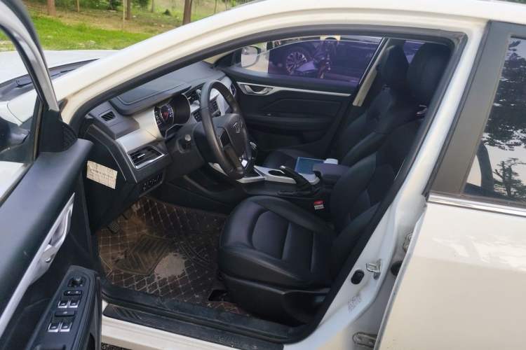 Used Geely Auto Vision 2019 Upgraded Model 1.5L Manual Luxury Version China V Standard Left Front Seat