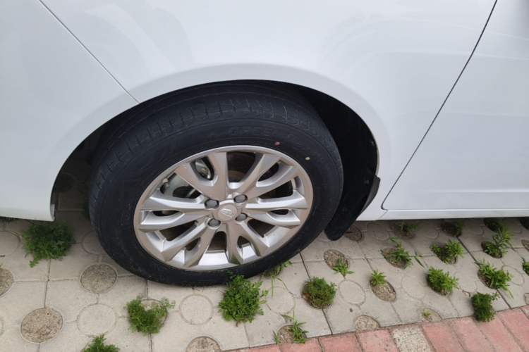 Used Geely Auto Vision 2019 Upgraded Model 1.5L CVT Luxury Version China VI Standard Left Front Wheel Hub