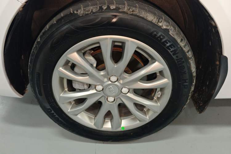 Used Geely Auto Vision 2019 Upgraded Model 1.5L CVT Prestige Version China VI Standard Left Front Wheel Hub