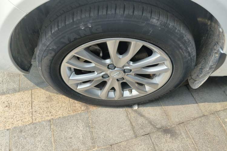 Used Geely Auto Vision 2019 Upgraded Model 1.5L Manual Luxury Version China VI Standard Left Front Wheel Hub