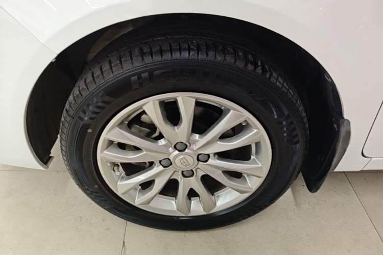Used Geely Auto Vision 2019 Upgraded Model 1.5L CVT Luxury Version China VI Standard Left Front Wheel Hub