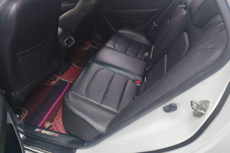 Used Geely Auto Vision 2019 Upgraded Model 1.5L Manual Luxury Version China VI Standard Left Rear Seat