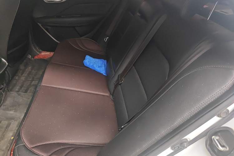 Used Geely Auto Vision 2019 Upgraded Model 1.5L Manual Luxury Version China V Standard Left Rear Seat